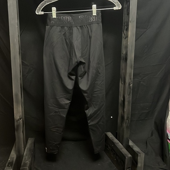 PINK- ultimate black leggings - Picture 5 of 7